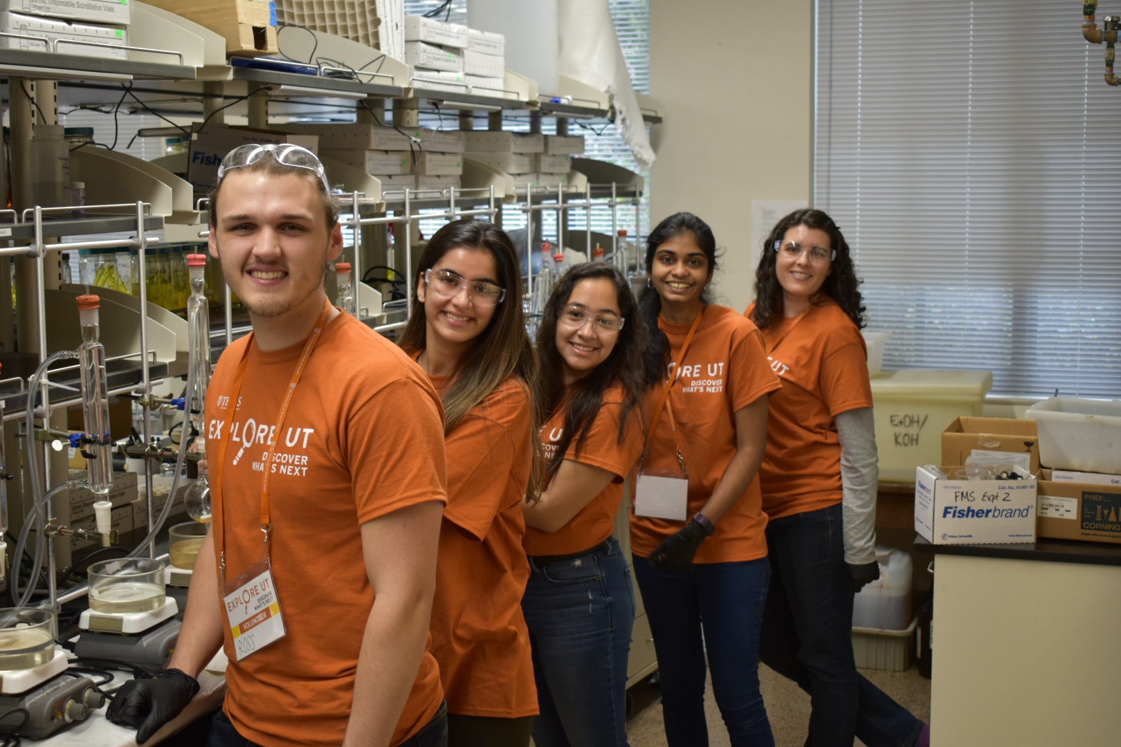 Undergraduate researchers and Research Educator